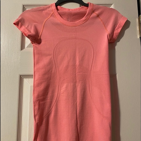 lululemon swiftly tech short sleeve - Picture 1 of 5